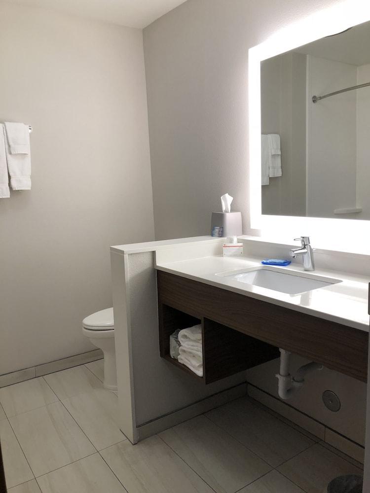 Holiday Inn Express & Suites Broomfield By Ihg Eksteriør billede